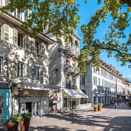 Adresse * Annecy