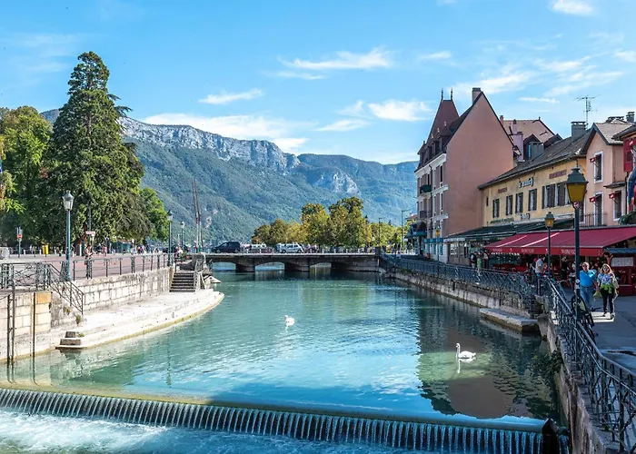 Adresse * Annecy